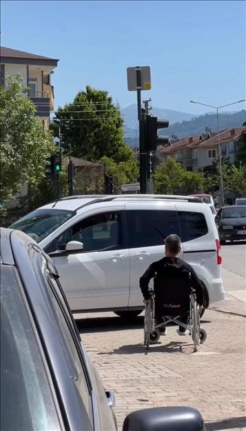 Engelli Bireylerin Trafikte Yaşadığı Zorluklar Farkındalık Videosu İle Gündeme Getirildi