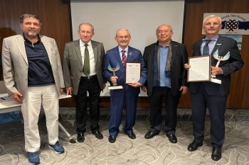 YILMAZ BÜYÜKERŞEN’E ONURSAL ÜYELİK ÖDÜLÜ