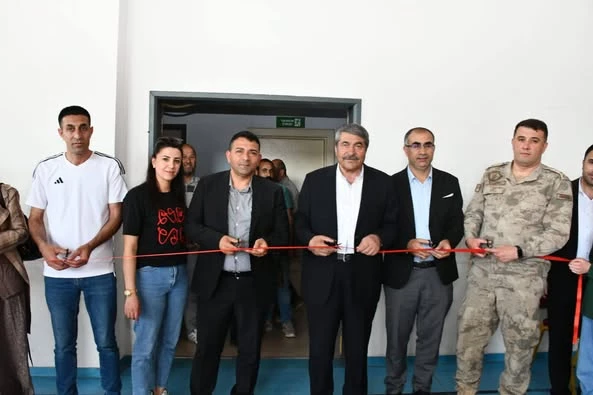 Yunus Emre Ortaokulu Öğrencilerinin El Emeği Göz Nuru Eserleri Sergilendi