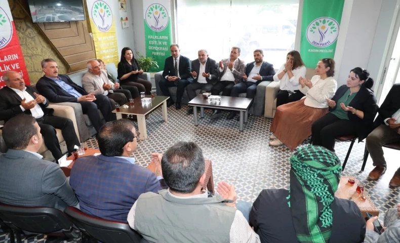 Başkan Kuş ve Beraberindekiler DEM Parti’ye Taziye Ziyaretinde Bulundu