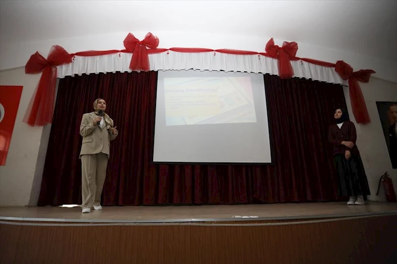 İnegöl’deki Öğrencilere “Dijital Güvenlik” Semineri