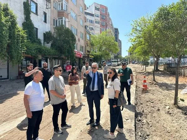 Yıllardır dönüştürülmesi beklenen Mehmetçik Caddemizin yapımına başlanmıştır.