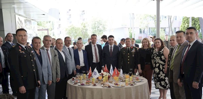 Kurban Bayramı Bayramlaşma Töreni Çorlu Park Kafe`de Gerçekleştirildi