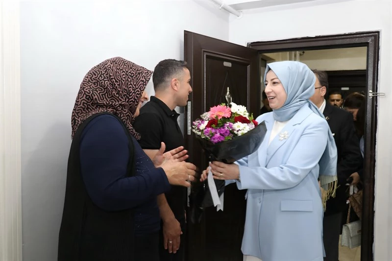 VALİ KIZILKAYA, KURBAN BAYRAMI’NDA ŞEHİT AİLELERİNİ YALNIZ BIRAKMADI