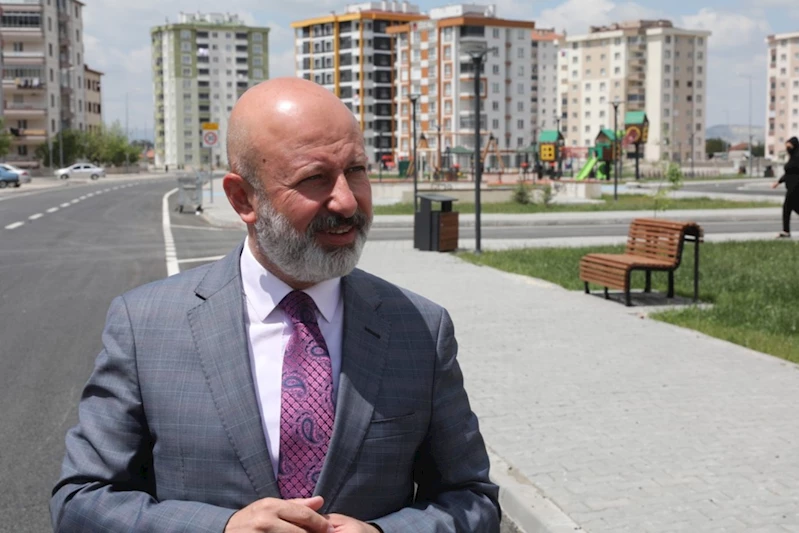 BAŞKAN ÇOLAKBAYRAKDAR: “OTOMATİK SULAMA SİSTEMİYLE HEM SUYU HEM ENERJİYİ KORUYORUZ