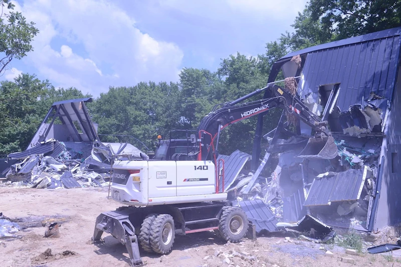 Hasanağa’da kaçak villalar yıkıldı