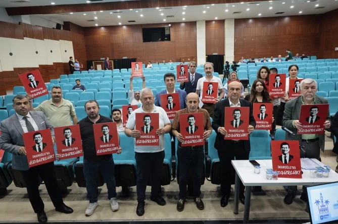 Konak Meclisi’nde ‘İmamoğlu’na Özgürlük’ Mesajı