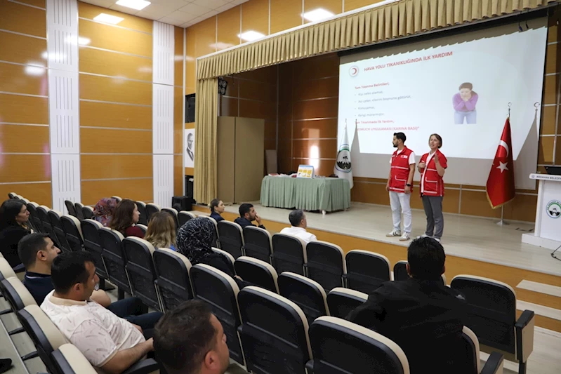 KIZILAY’DAN BELEDİYE PERSONELİNE İLK YARDIM EĞİTİMİ