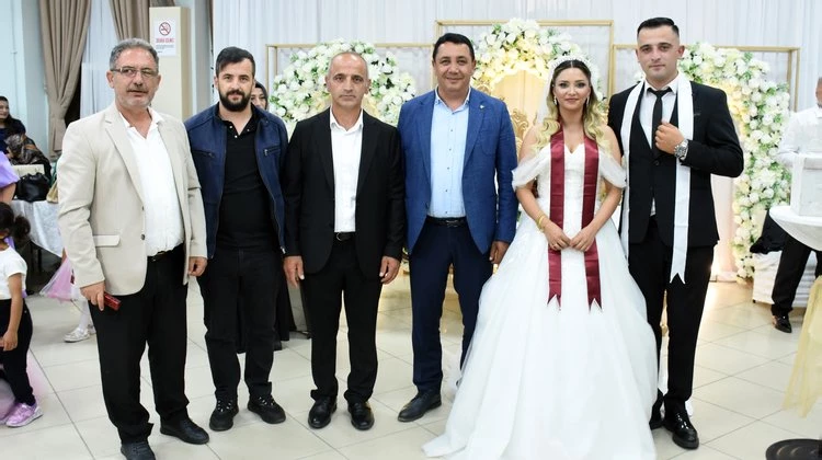 BAŞKANIMIZ, DENİZ AKBULUT VE BEKİR BIÇAKÇI KARDEŞLERİMİZİN DÜĞÜN TÖRENİNE KATILDI