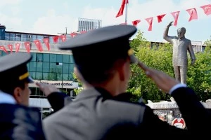 YALOVA’NIN DÜŞMAN İŞGALİNDEN KURTULUŞU COŞKUYLA KUTLANDI