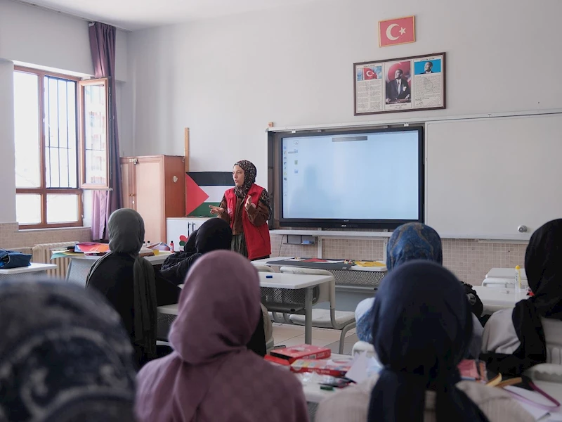 YAZ OKULU’NDA EĞİTİM VE EĞLENCE BİR ARADA