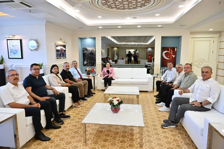 Birleşik Kamu-İş Konfederasyonu’ndan Büyükşehir’e destek ziyareti