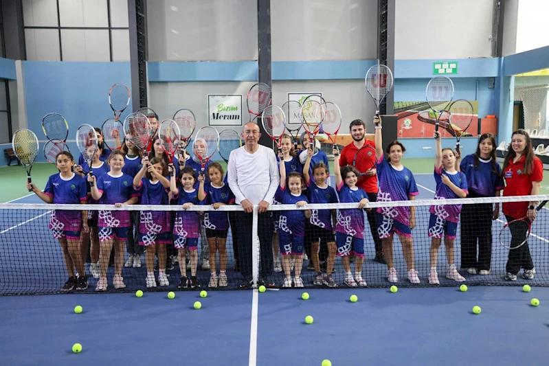 BAŞKAN KAVUŞ’TAN GELECEĞİN SPORCULARINA HEP DESTEK TAM DESTEK
