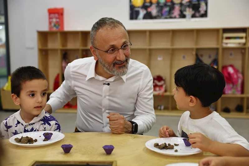 Başkan Özmen Esentepe Çocuk Etkinlik Merkezi’nde çocuklarla buluştu