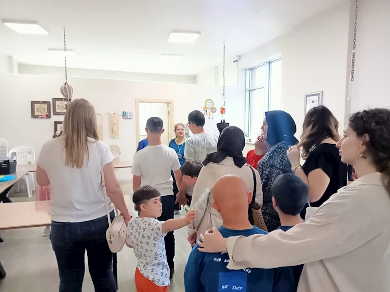ÖZEL ÇOCUKLAR İZGİM’DE KİTAPLARLA VE EL SANATLARIYLA TANIŞTI