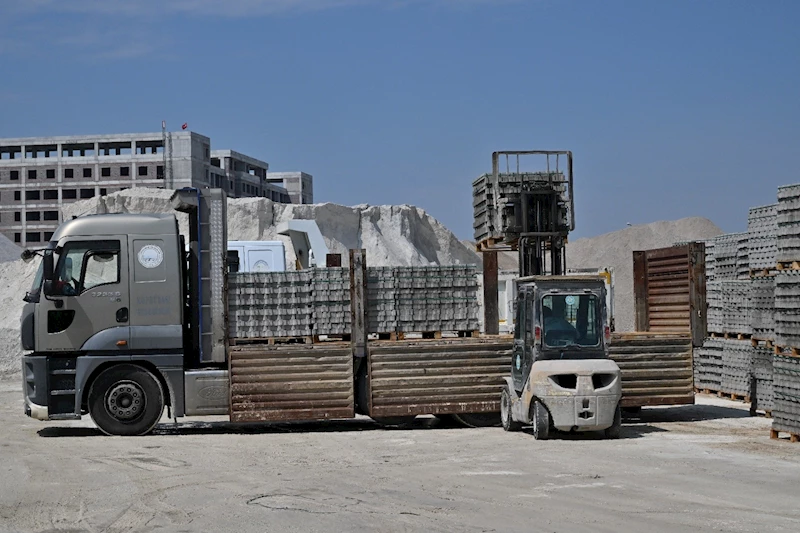Manisa’nın Parke Taşları Büyükşehir’in Fabrikasından