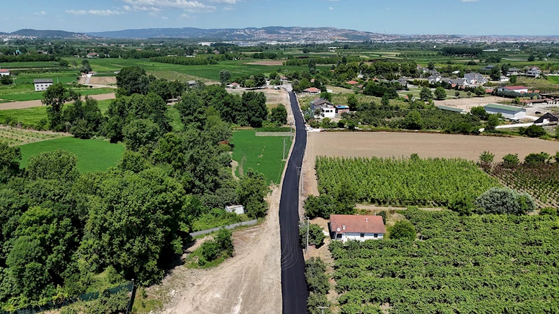 Arifiye’nin iki büyük mahallesini bağlayan yol Büyükşehirle sil baştan