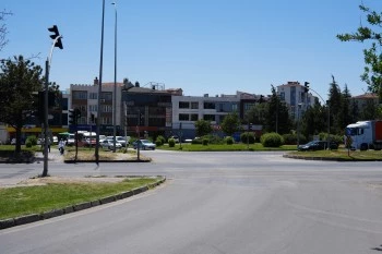 BÜYÜKŞEHİRDEN TEPEBAŞI KAVŞAĞI İLE İLGİLİ DUYURU TEPEBAŞI KAVŞAĞI 1 AY SÜREYLE KAPATILIYOR!