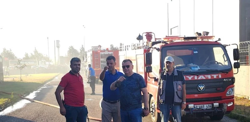 Başkan Sarıkurt Fabrika Yangınını Yerinde İnceledi