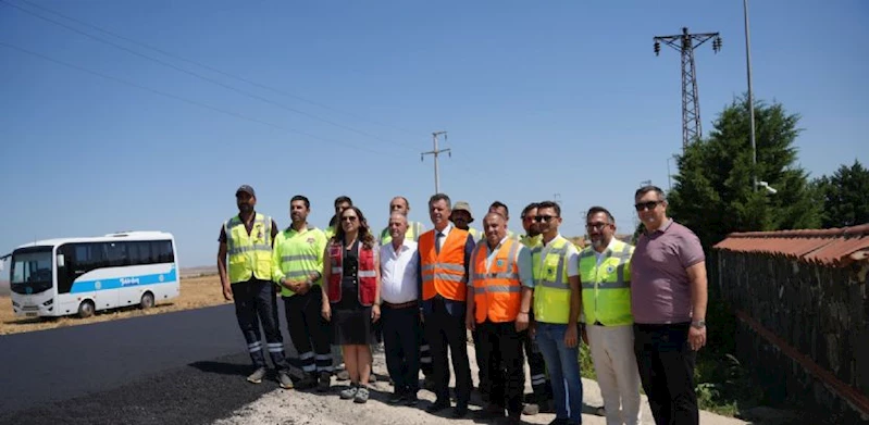 Başkanlar Sarıkurt ve Yüceer Sarılar Yolundaki Asfalt Çalışmalarını İnceledi