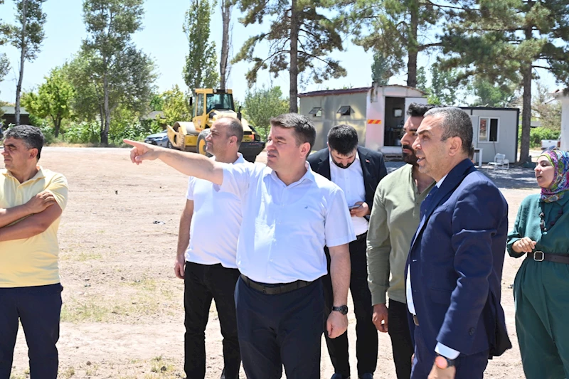 BAŞKAN DİNÇER HOBİ BAHÇELERİ PROJE ALANINDA İNCELEMELERDE BULUNDU