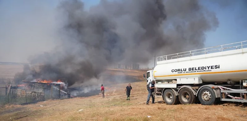 Çorlu´da Çıkan Yangın, Ekiplerin Hızlı Müdahalesiyle Kontrol Altına Alındı