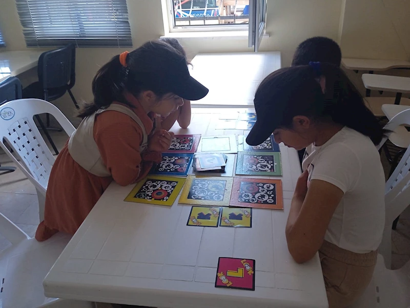 AKIL VE ZEKA OYUNLARI ATÖLYESİ İLE ÇOCUKLAR HEM EĞLENİYOR HEM ÖĞRENİYOR