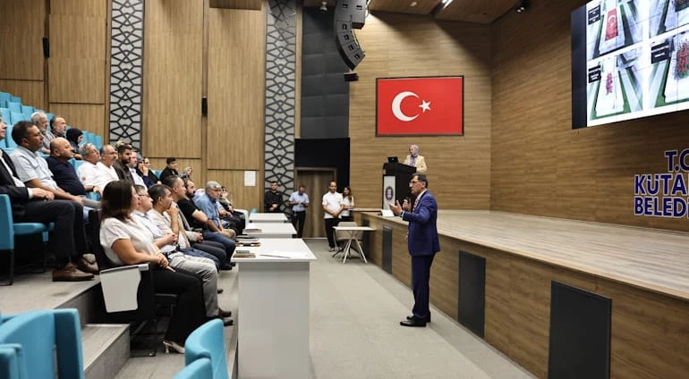 ŞEHİTLİKLERİMİZDE YAPILACAK ÇALIŞMALAR İÇİN İSTİŞARELERDE BULUNULDU