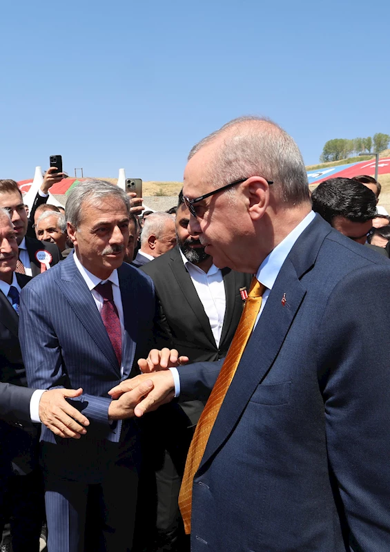 Başkan Alemdar, Malazgirt’in 954. yılında Ahlat ve Malazgirt’teydi
