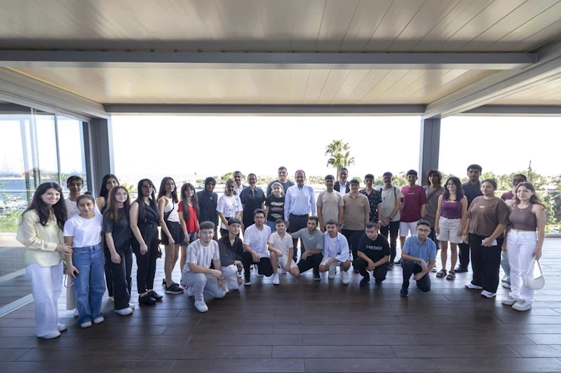 Mersin Büyükşehir’in Kurs Merkezleri’nden Mezun Olan Öğrencilerden Başkan Seçer’e Ziyaret