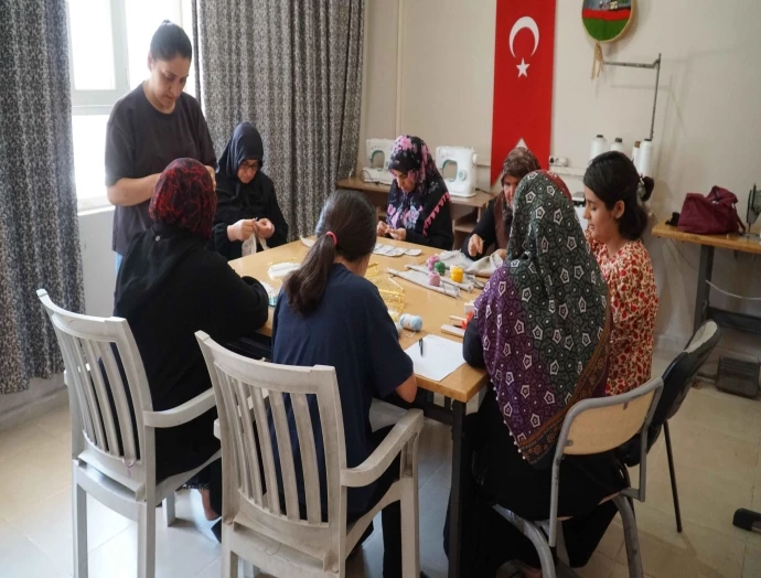 KADINLARIN GÜCÜYLE YÜKSELEN HALİLİYE: MİLLET EVLERİ UMUT KAPISI OLDU
