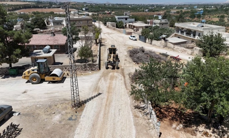 KARAKÖPRÜ KIRSALINDA YOLLAR YENİLENİYOR