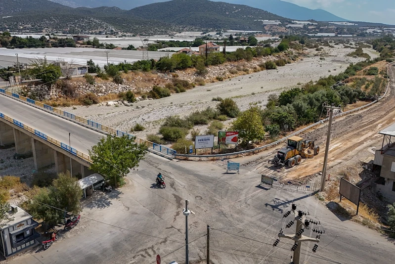 Demre’mizde Yol Çalışmalarına Başladık.