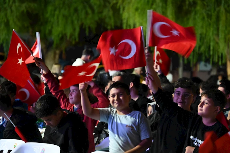 -BOZÜYÜK’TE MİLLİ MAÇ HEYECANI DEV EKRANDA İZLENDİ