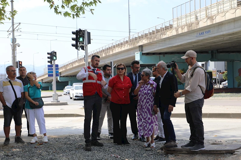 İZMİT BELEDİYESİNDEN YAHYA KAPTAN’DA ÜSTYAPI SEFERBERLİĞİ