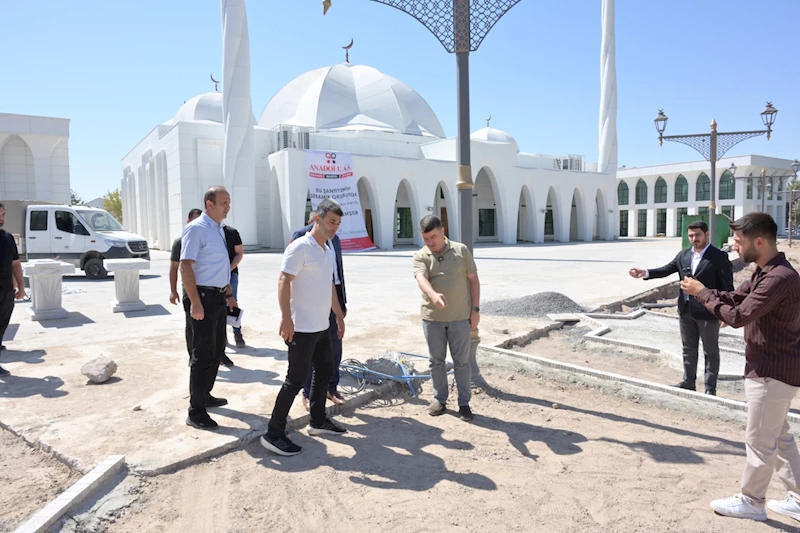 İNŞAAT ÇALIŞMALARI TAMAMLANAN SELÇUKLU KÜLLİYESİNDE ÇEVRE DÜZENLEME VE PEYZAJ ÇALIŞMALARI DEVAM EDİYOR