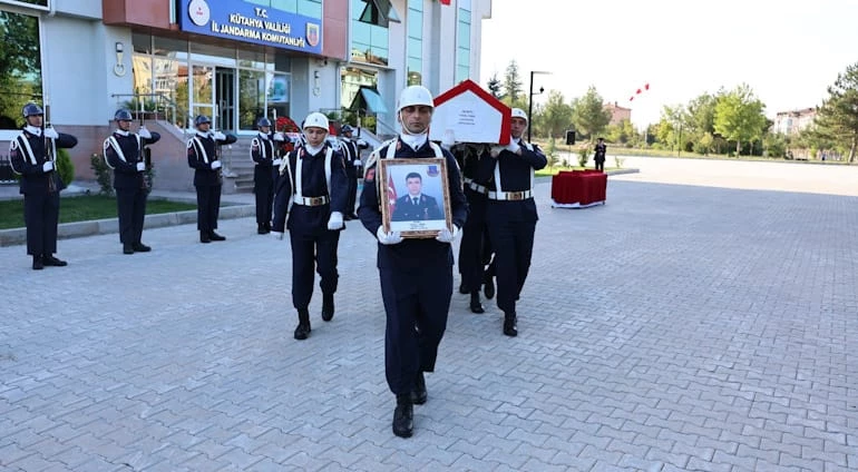 AZİZ ŞEHİDİMİZ JANDARMA UZMAN ÇAVUŞ YÜCEL YEŞİL SON YOLCULUĞUNA UĞURLANDI