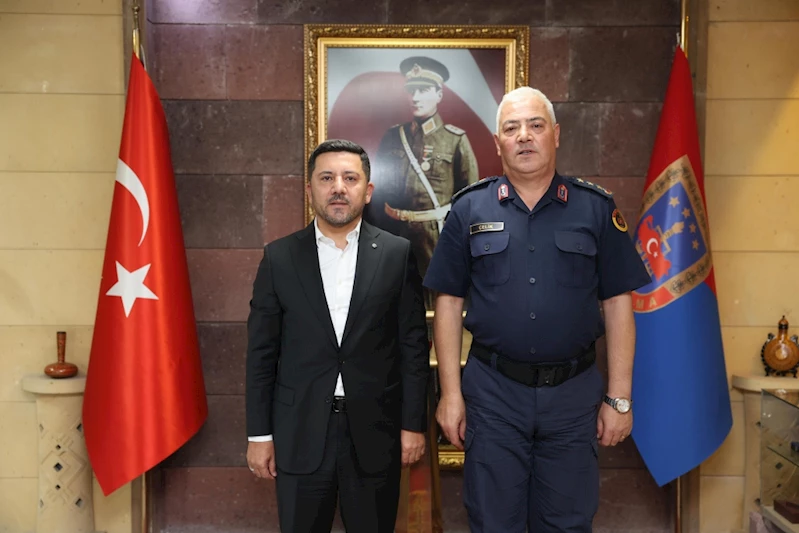 Belediye Başkan Arı’dan Jandarma Komutanı Çelik’e Ziyaret