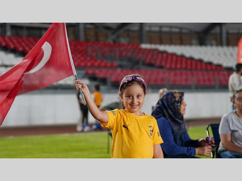 TARSUS BELEDİYESİ, 12 DEV ADAM’IN FİNAL HEYECANINI VATANDAŞLARLA BULUŞTURDU