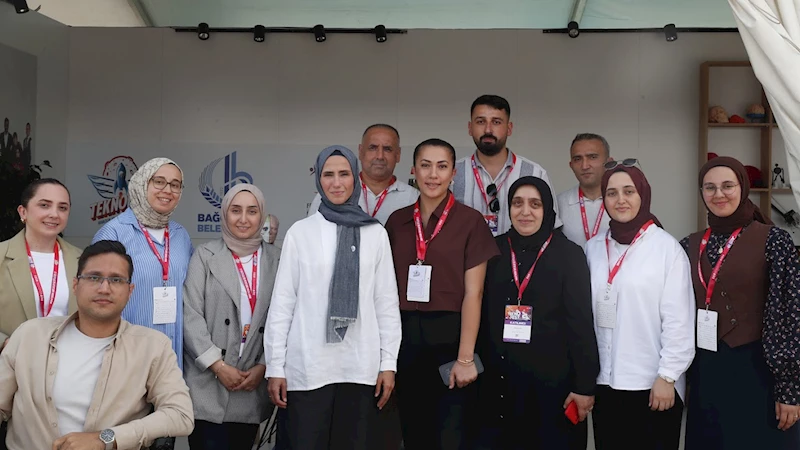 Sümeyye Erdoğan Bayraktar Engelliler Sarayı standını ziyaret etti