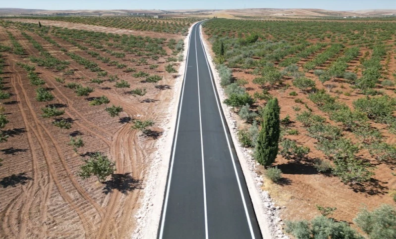 BİRECİK’TE 11,5 KİLOMETRELİK KIRSAL YOL SICAK ASFALTLA BULUŞTU