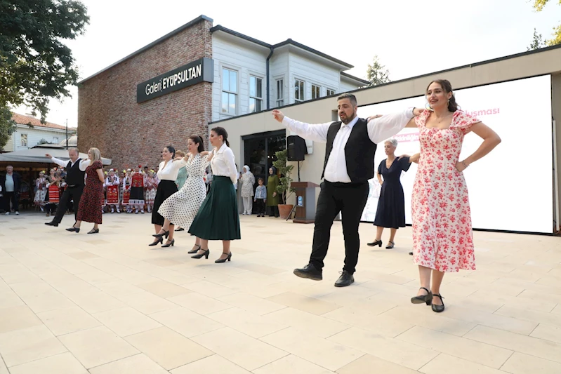 Festival tadında sergi açılışı  “İzlerin Ötesinde Karma Resim Sergisi” açıldı