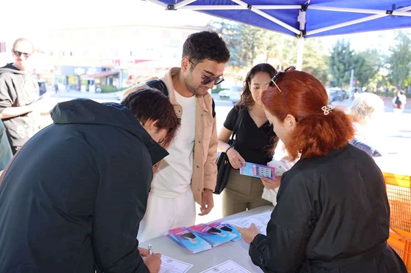 ODUNPAZARI BELEDİYESİ GENÇLİK MERKEZLERİNDEN ÜNİVERSİTELİLERE SICAK KARŞILAMA