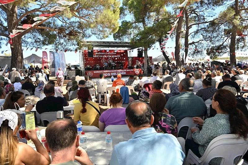 Büyükşehir Kula’da Şenlik Coşkusuna Ortak Oldu