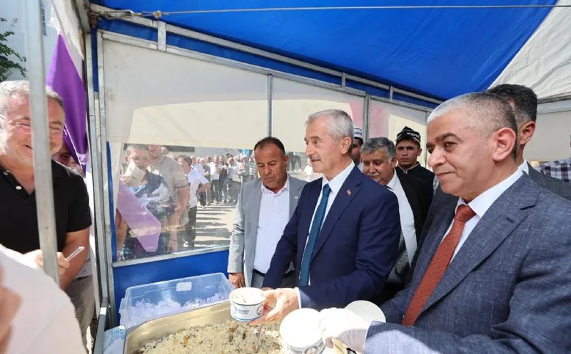 Belediyemiz Ahilik Haftasını Pilav Dağıtarak Kutladı