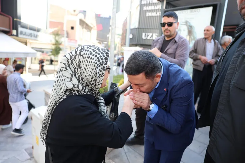 Başkan Arı’dan Festival Kapsamında Kabak Çekirdeği Hediyesi