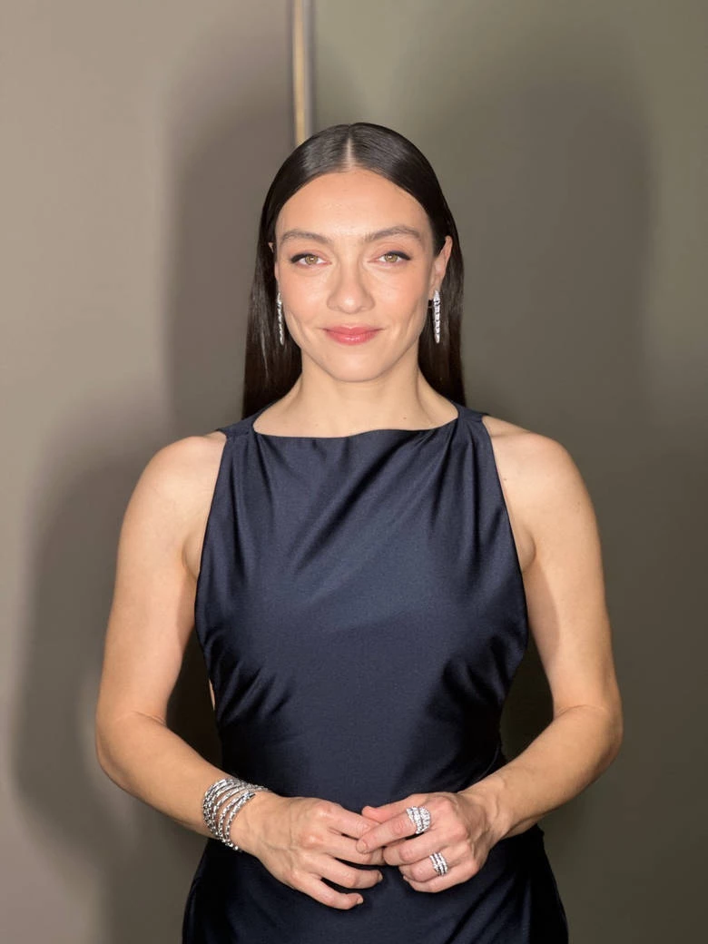 62. ULUSLARARASI ANTALYA ALTIN PORTAKAL FİLM FESTİVALİ’NDE BAŞARI ÖDÜLLERİ MERVE DİZDAR VE SELAHATTİN PAŞALI’YA!